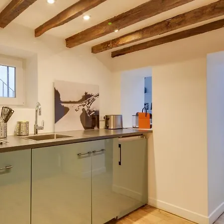 Superb Designer Loft In The Heart Of Paris! Apartment Paris