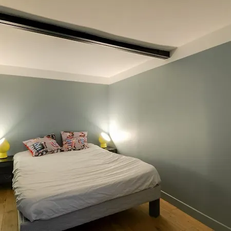 Superb Designer Loft In The Heart Of Paris! *
