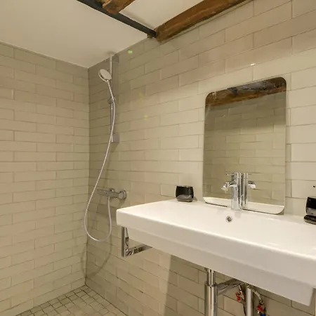 Superb Designer Loft In The Heart Of Paris!